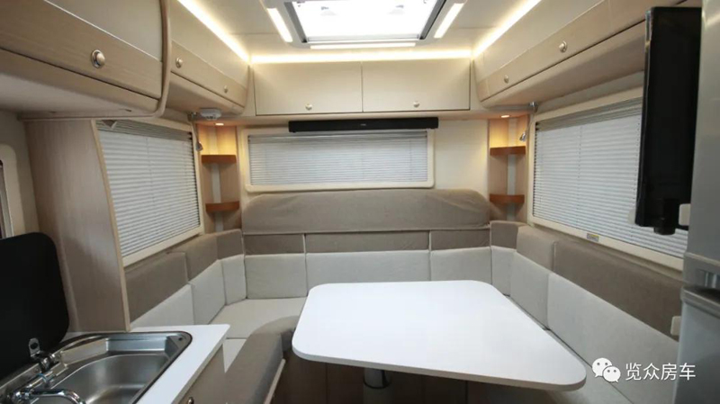 老人孩子房車旅行,選擇這款房車合適 老人孩子房車旅行,選擇這款房車合適