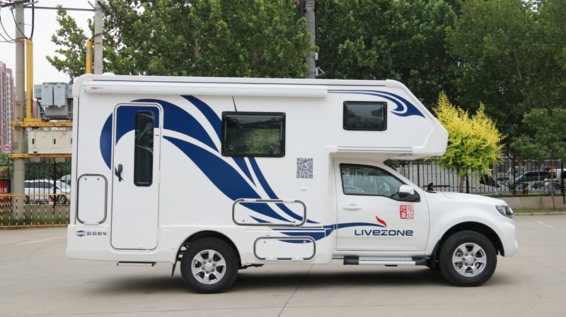 大床、大客廳得房車，四驅(qū)、動力好