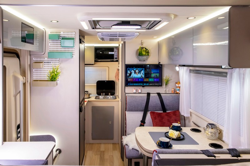 自由炮領銜,引爆成都房車展 自由炮領銜,引爆成都房車展