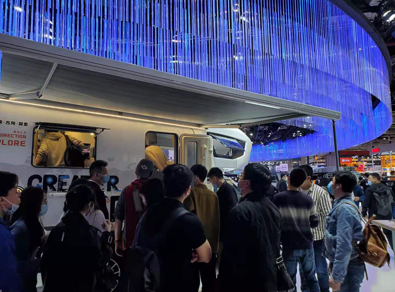 覽眾自由炮登陸上海汽車展長城展臺(tái)