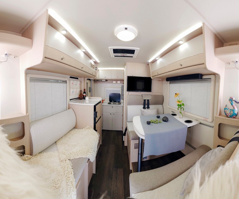 不懼荒野,不怕泥濘,四驅房車更給力 不懼荒野,不怕泥濘,四驅房車更給力