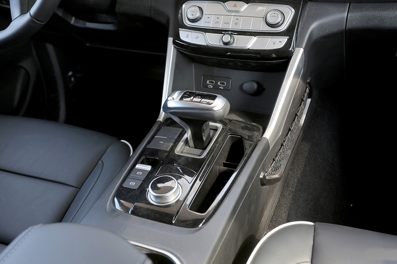 邀您看一場盛大的房車趴，雙炮現身