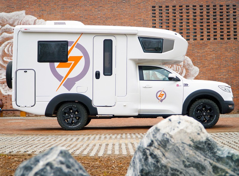 極致動力、四驅越野，樣樣都強，就是這款房車