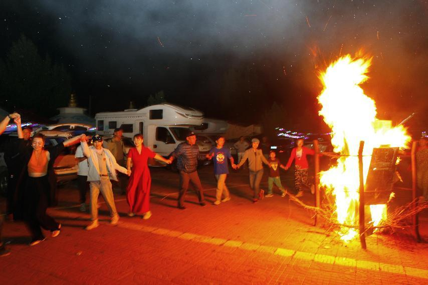 對酒當歌,人生幾何,要盡興就現在! 對酒當歌,人生幾何,要盡興就現在!