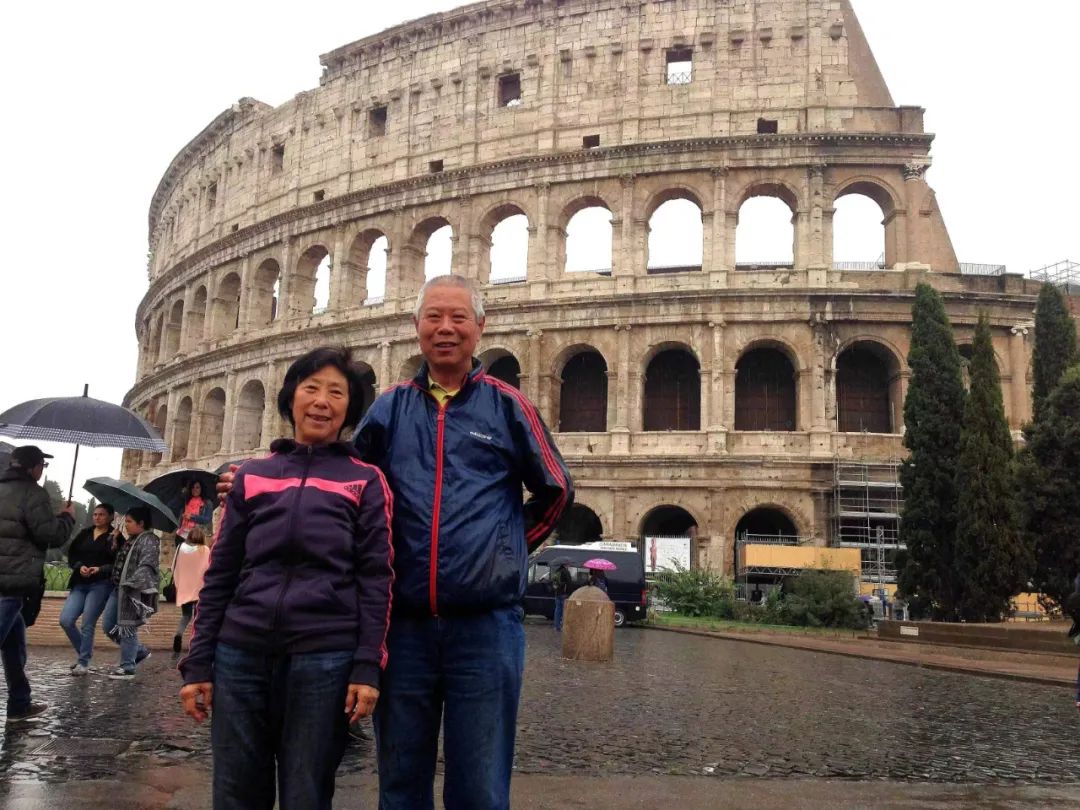 七旬老人開房車帶老伴游世界l中國房車圈最早的“網(wǎng)紅達(dá)人” 七旬老人開房車帶老伴游世界l中國房車圈最早的“網(wǎng)紅達(dá)人”