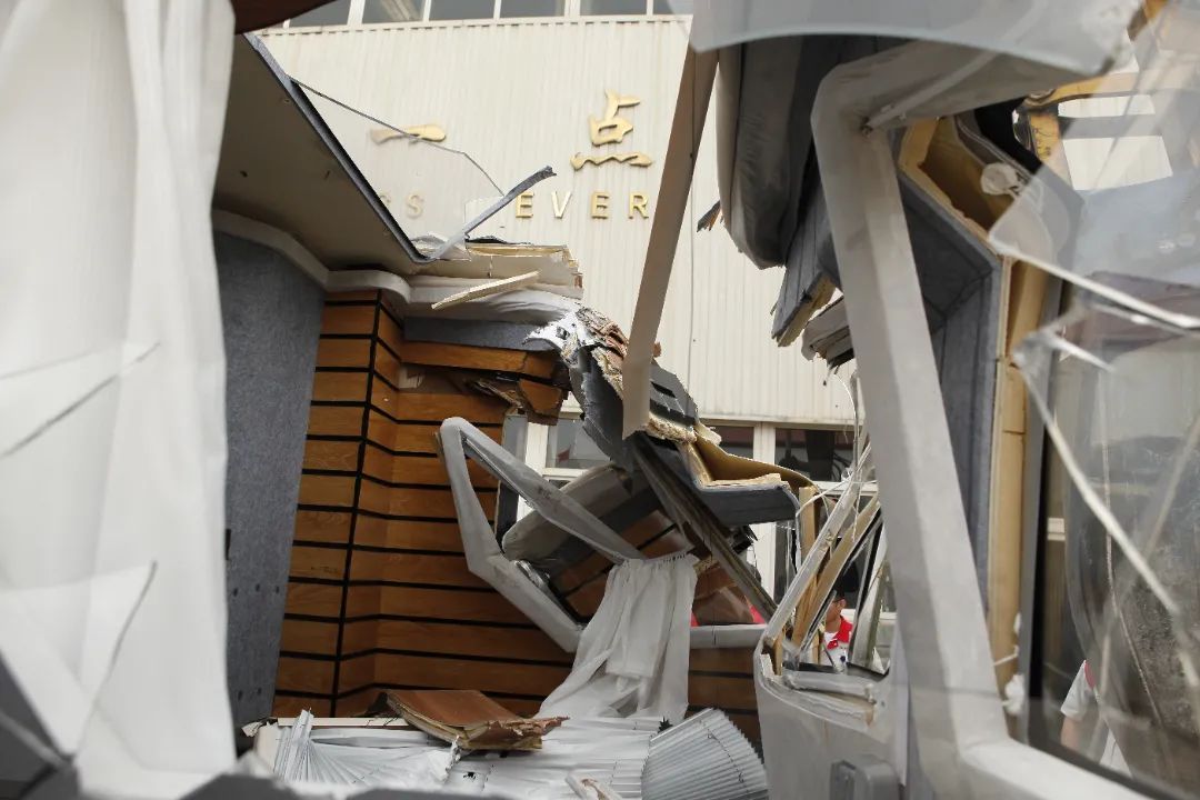 砸掉山海炮旅居車，覽眾房車究竟在搞什么？